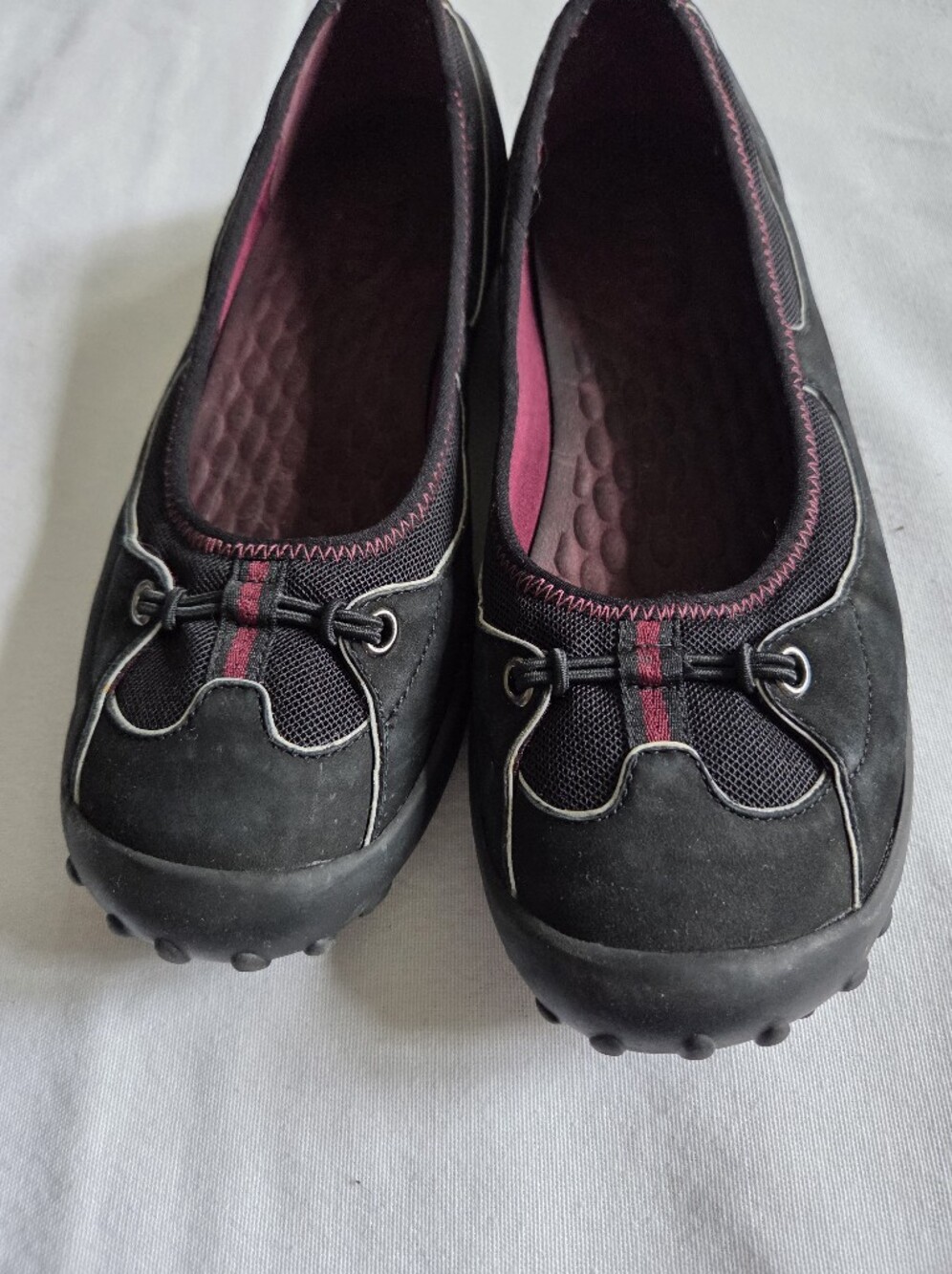 Privo Black Flats with Burgundy Trim - Picture 2 of 7
